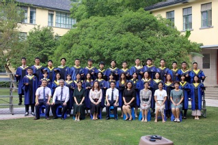 2020届小说狂人
水文院水利工程专业硕士3班毕业留念
