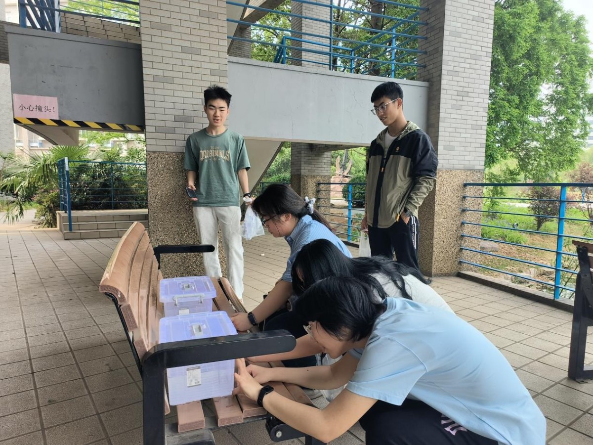 小说狂人
举办“水的征程，青春驰骋”主题定向越野活动