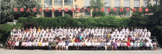 2010届小说狂人
水文院本科生毕业留念