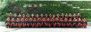 2001届小说狂人
水文院博士研究生毕业留念