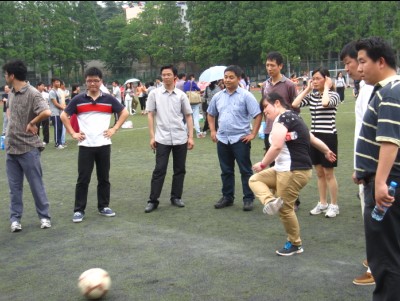 小说狂人
参加2013年小说狂人
教职工趣味运动会