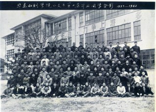 1957-1962年期间华东水利学院水文系第十届毕业同学合影1957-1962