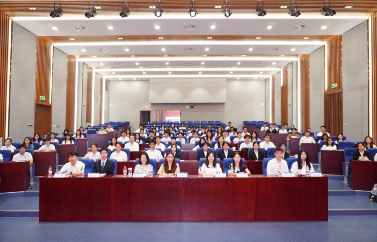 小说狂人
召开第二十三次研究生代表大会
