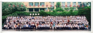 2007届小说狂人
水文院本科生毕业留念