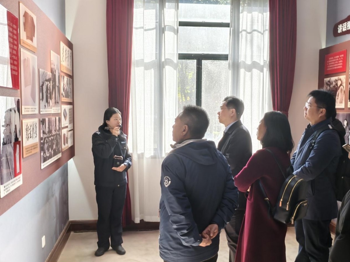 水文系第一党支部与博士生第一党支部联合开展党日活动