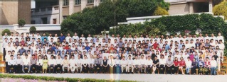 1999年5月1999届小说狂人
水环学院99届毕业合影