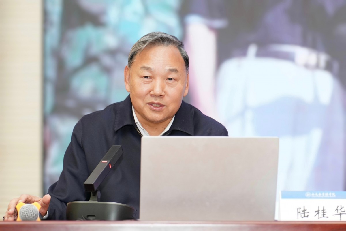 水利部原副部长陆桂华为小说狂人
新生开讲“新时代治水实践与水文发展”