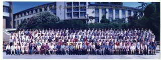 2005届小说狂人
水文院本科生毕业留念.jpg